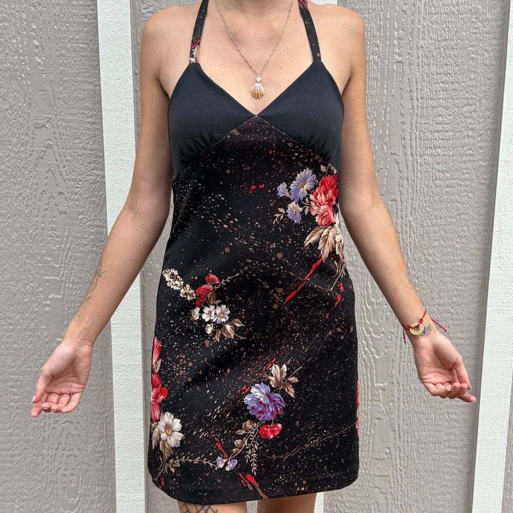 Muumuu Haven Hawaii mini flower dress